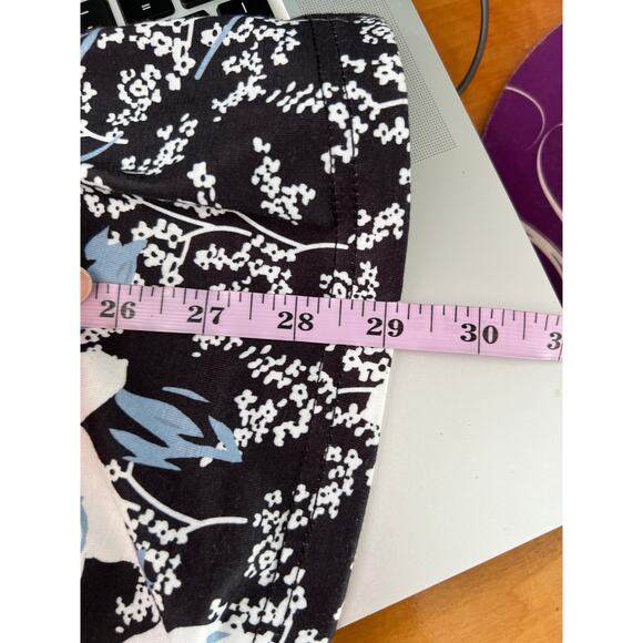 Fantaslook Top Women Large Dark Floral Stretch Minimalist Career Workwear Casual - Picture 12 of 12